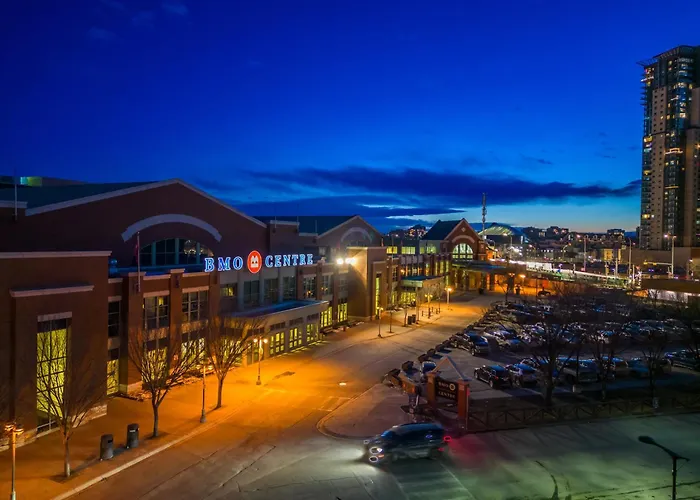 Ultimate Downtown Retreat- 35Th Fl W Stunning Rocky Mountain & Dt Skyline Views! Near Stampede, Saddledome, Bmo Centre! Free Banff Pass, Wine, & Parking!